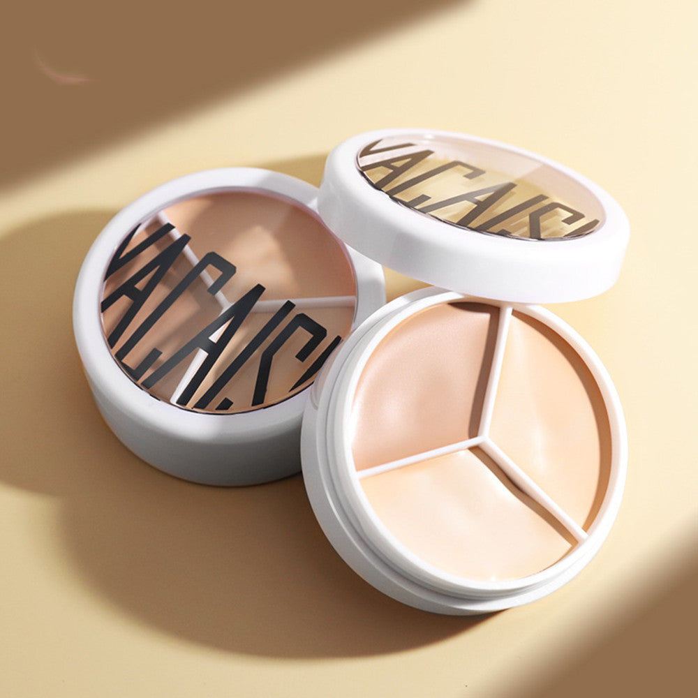 Three-Color Waterproof Concealer – Natural Coverage